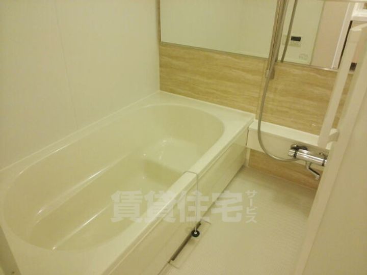 クレモンティーヌ Cの風呂