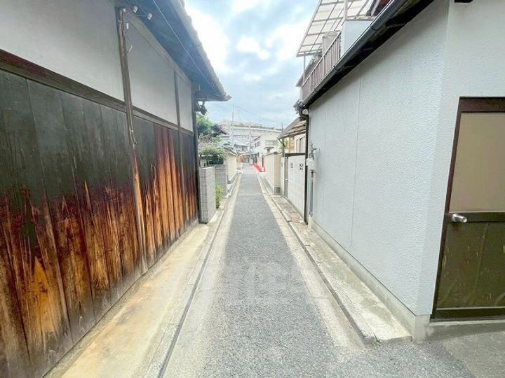 クレア法善寺の周辺