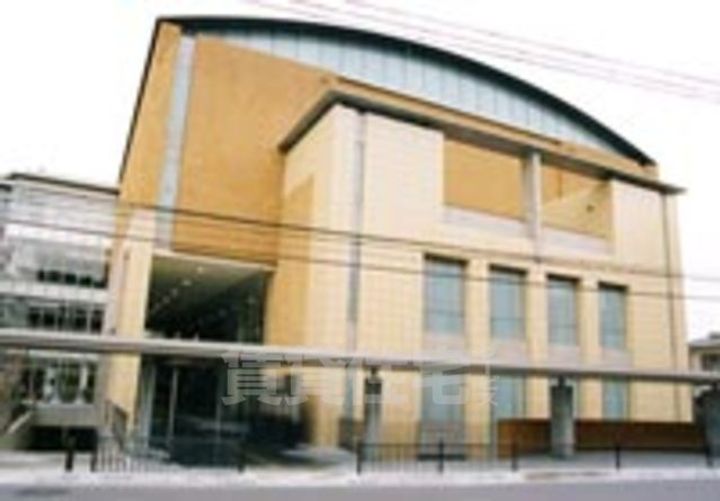 Roa Higashiyamaの周辺