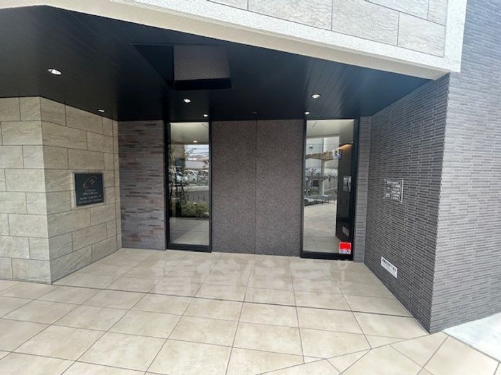 大阪府大阪市淀川区加島3丁目の賃貸マンションの玄関