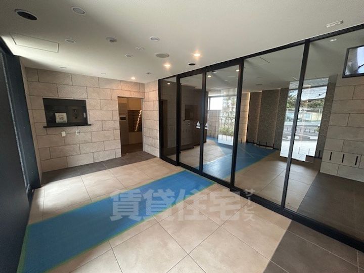 大阪府大阪市淀川区加島3丁目の賃貸マンションの玄関