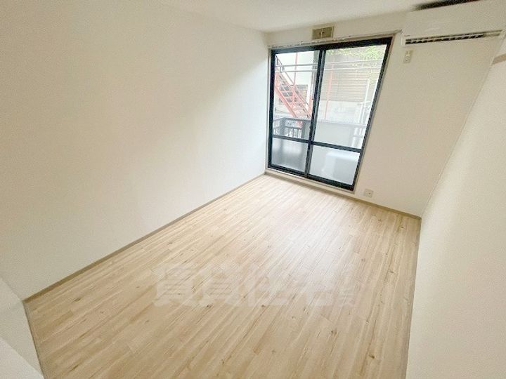 フォレストオオトリの居間