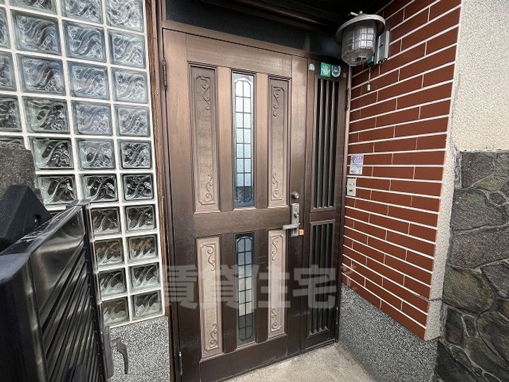 奈良県奈良市疋田町1丁目(一戸建)の賃貸物件の玄関