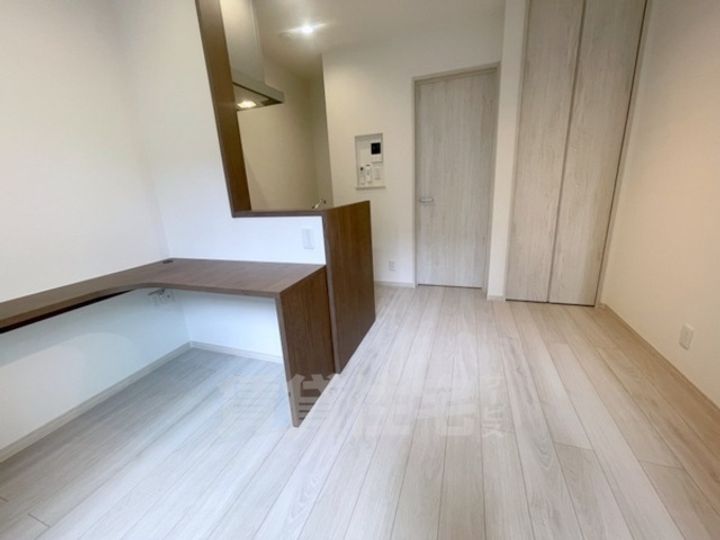 wis御靈前の居間