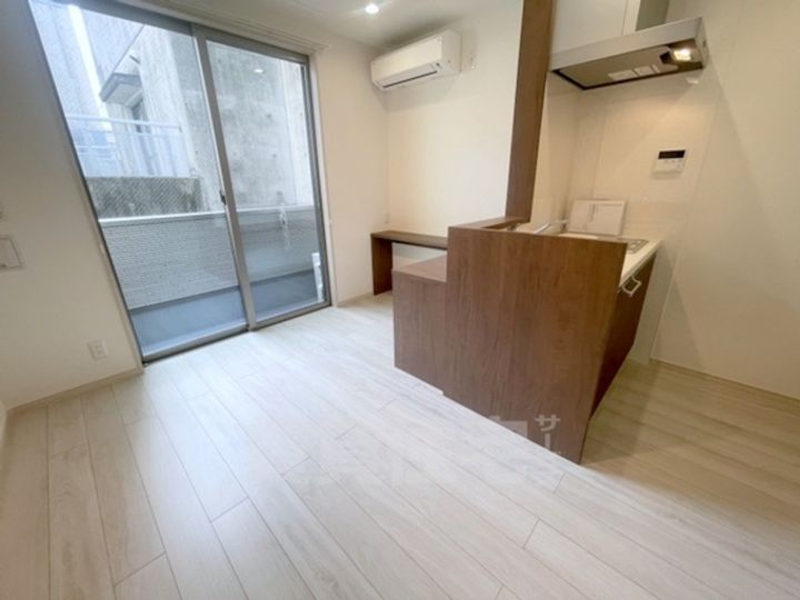 wis御靈前の居間