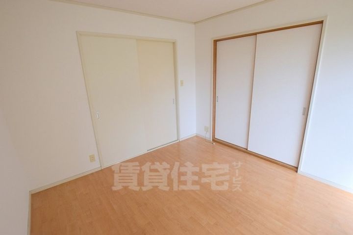 カーサビヤンカ松山A棟B棟の寝室