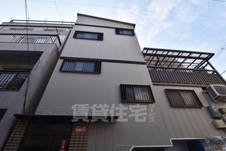 ハイツ辻岡の外観