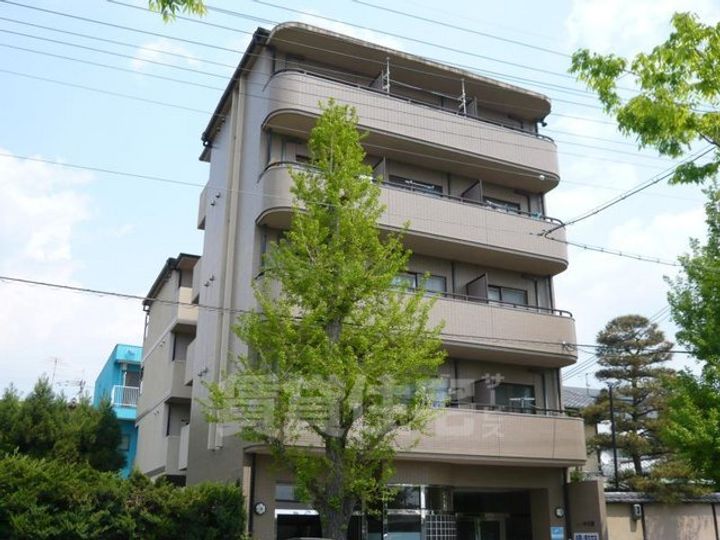 カーサ栗栖の外観