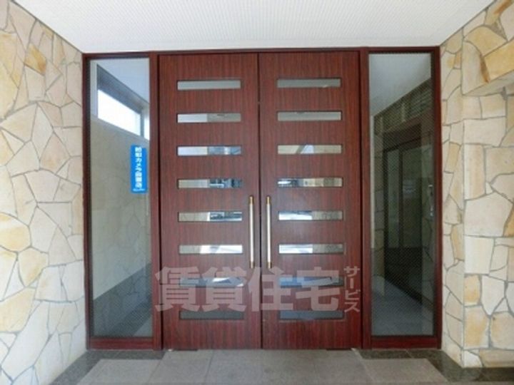 ラフォーレ西公園の玄関