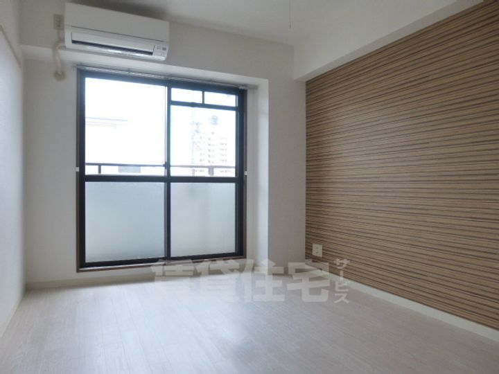 愛知県名古屋市昭和区滝子町の賃貸マンションの居間