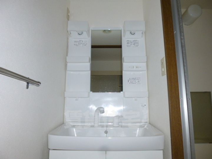 愛知県名古屋市昭和区滝子町の賃貸マンションの内装