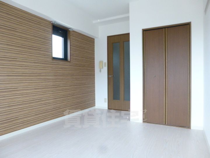 愛知県名古屋市昭和区滝子町の賃貸マンションの居間