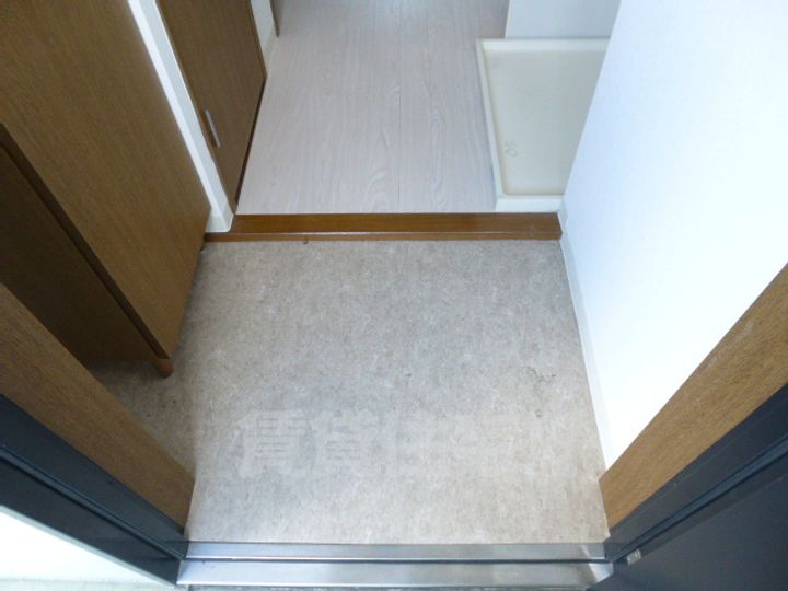 愛知県名古屋市昭和区滝子町の賃貸マンションの玄関