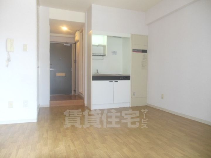 大阪府茨木市舟木町の賃貸マンションの居間