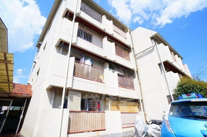 サンハイツ嵯峨野の外観
