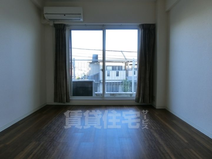 ムーンバット長岡の居間