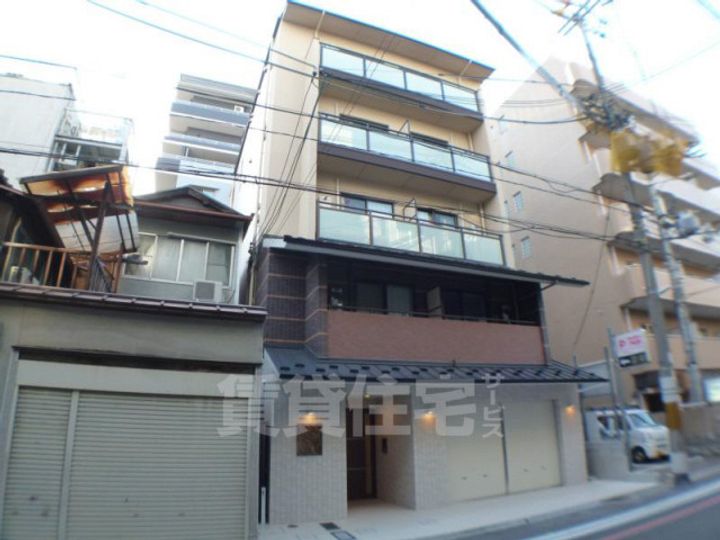 京都府京都市中京区朝倉町の賃貸マンションの外観