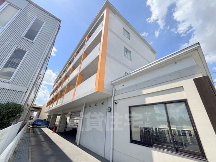 ホワイトスクエアの外観