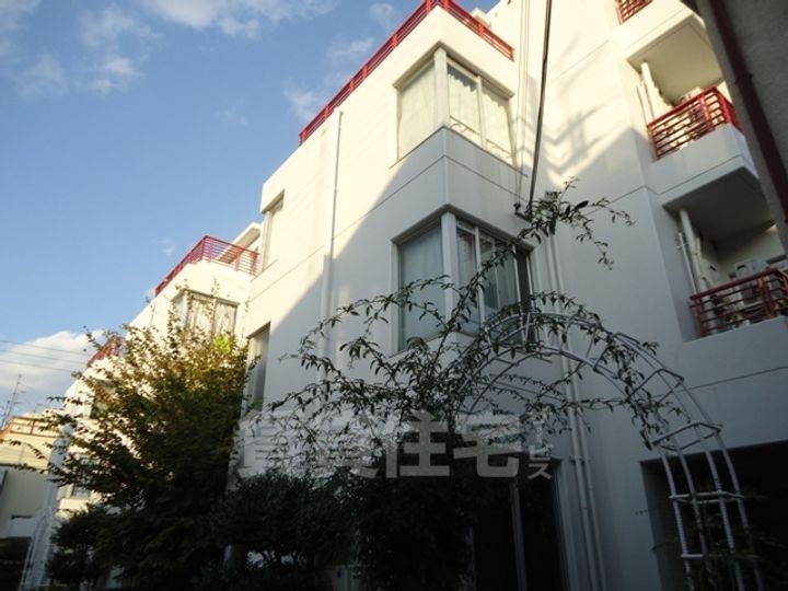 すばる一番館1Fの外観
