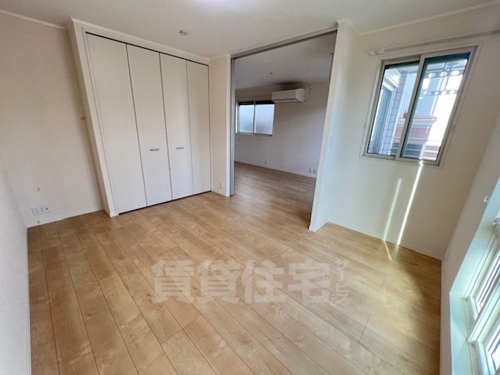 大阪府和泉市府中町の賃貸アパートの寝室