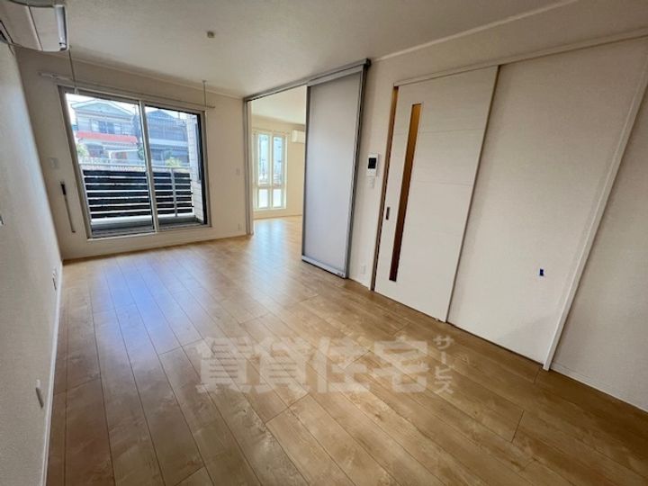 大阪府和泉市府中町の賃貸アパートの居間