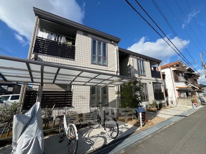 大阪府和泉市府中町の賃貸アパートの外観