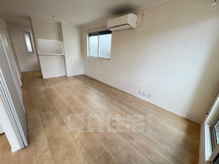 大阪府和泉市府中町の賃貸アパートの居間