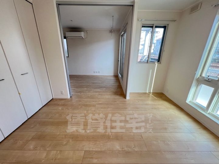 大阪府和泉市府中町の賃貸アパートの居間