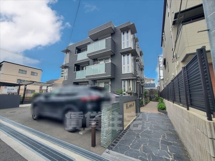 大阪府高槻市上田辺町の賃貸アパートの外観