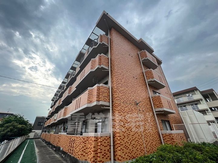 グランデール鶴田の外観