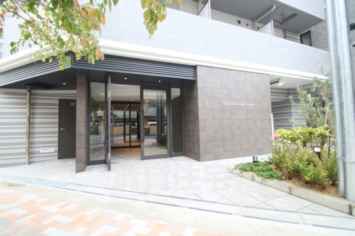 大阪府吹田市岸部南1丁目の賃貸マンションの玄関