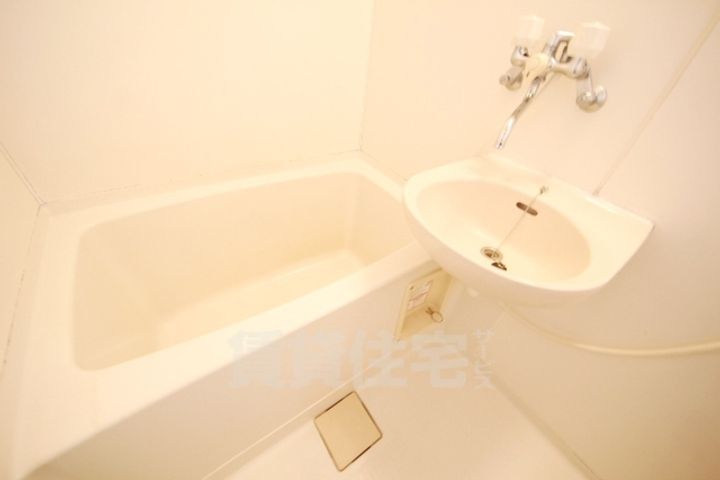 奈良県奈良市西大寺芝町2丁目の賃貸アパートの風呂
