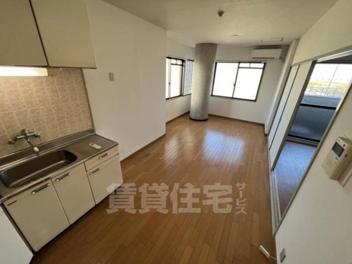 大阪府大阪市西淀川区柏里1丁目の賃貸マンションの居間