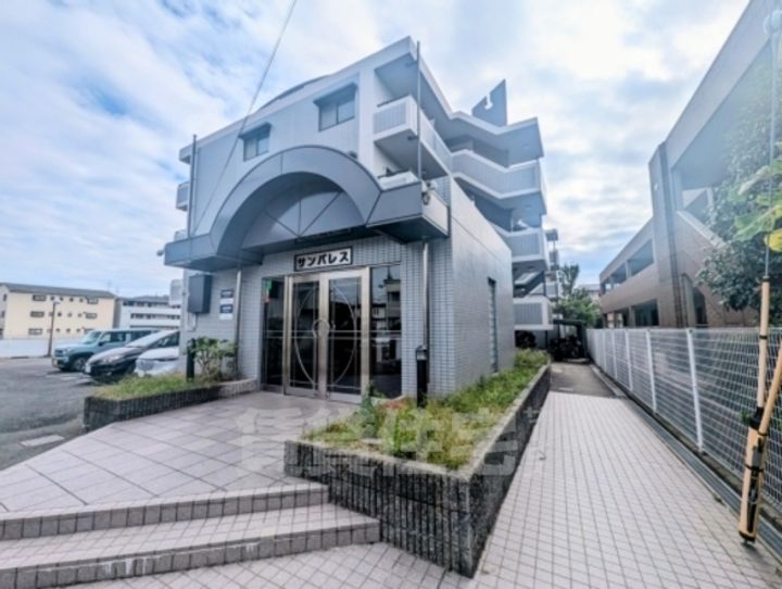 大阪府高槻市宮田町3丁目の賃貸マンションの外観