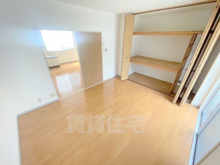 土井新大阪ビルの寝室