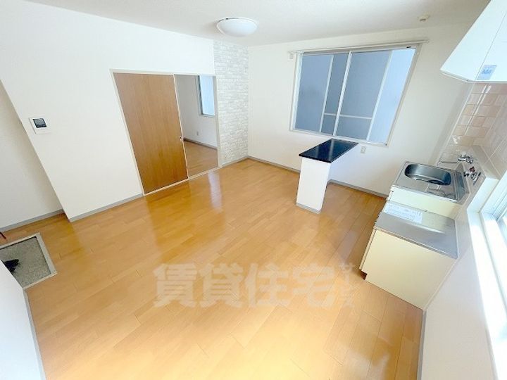 土井新大阪ビルの居間