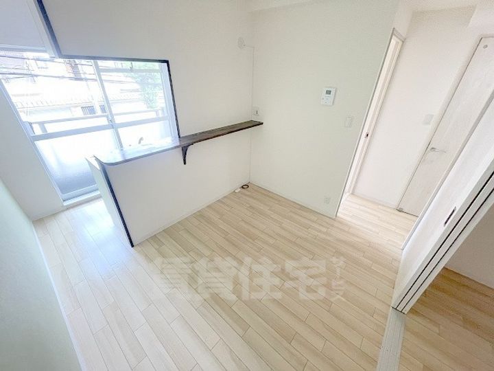 ウインドヒル三国(旧 メゾン三国)の居間