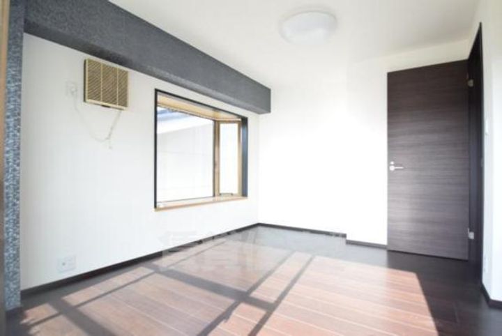 大阪府茨木市玉櫛1丁目の賃貸マンションの居間
