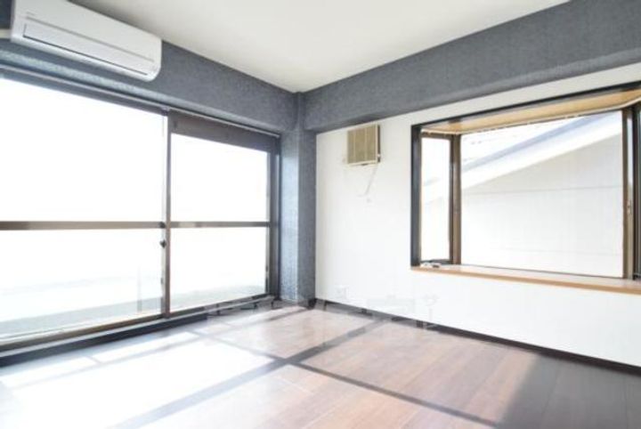 大阪府茨木市玉櫛1丁目の賃貸マンションの居間
