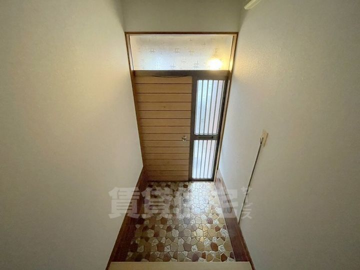 大阪府羽曳野市島泉7丁目(一戸建)の賃貸物件の玄関