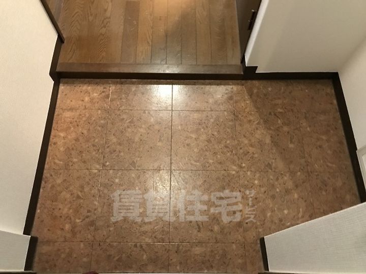 リバーガーデン藤の玄関