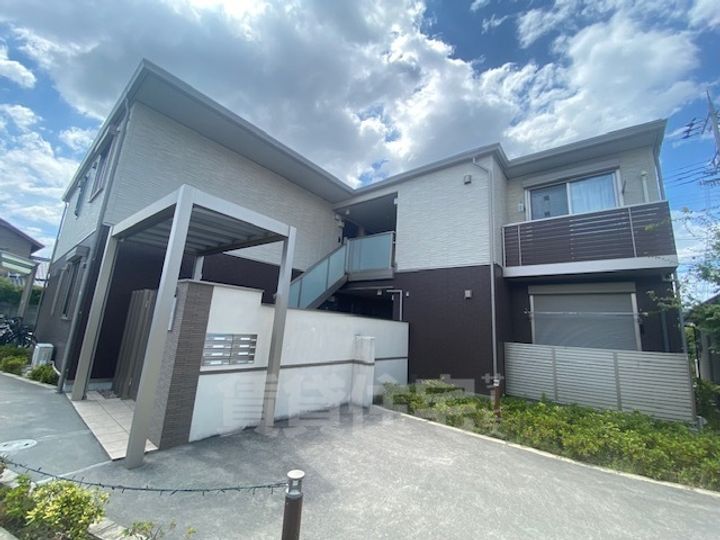 大阪府和泉市太町の賃貸アパートの外観