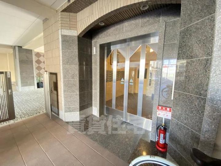 フェリーチェ古川橋の玄関