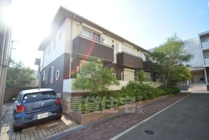 大阪府茨木市南春日丘7丁目の賃貸アパートの外観