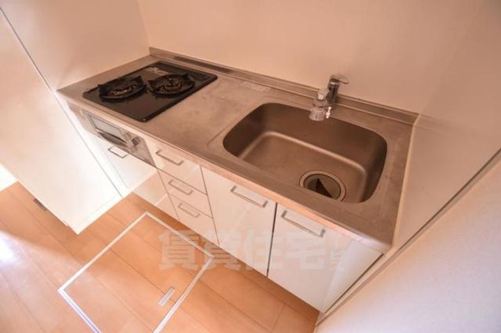 大阪府茨木市南春日丘7丁目の賃貸アパートのキッチン