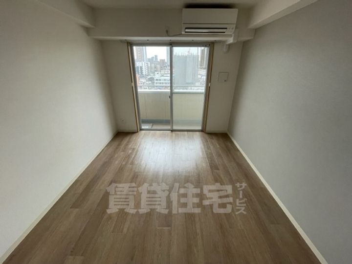 大阪府大阪市都島区内代町2丁目の賃貸マンションの居間