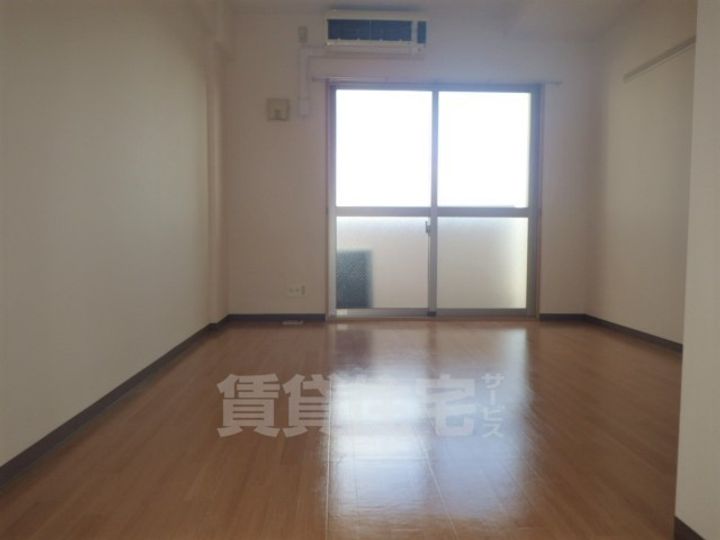 プラン・ソレイユの居間