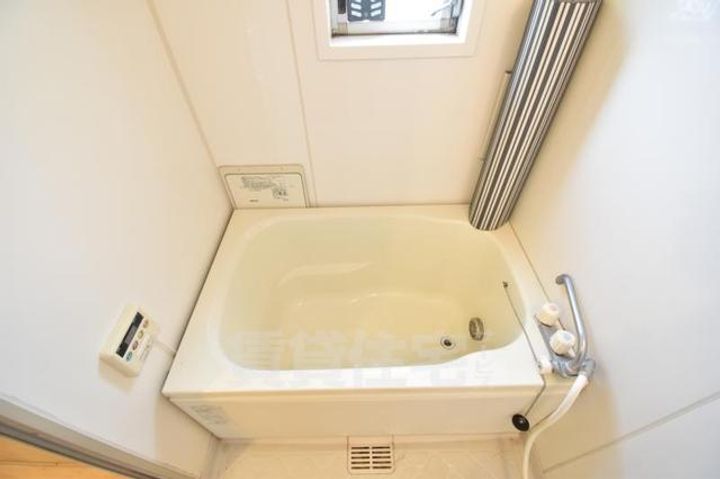 大阪府茨木市南春日丘1丁目の賃貸マンションの風呂