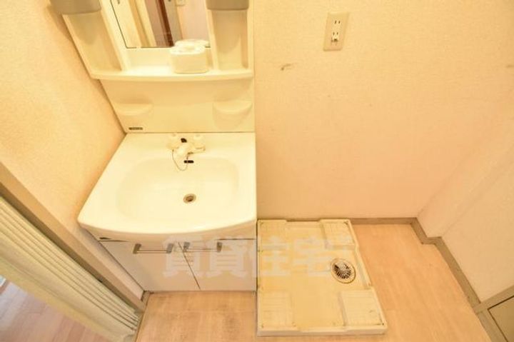 大阪府茨木市南春日丘1丁目の賃貸マンションの内装