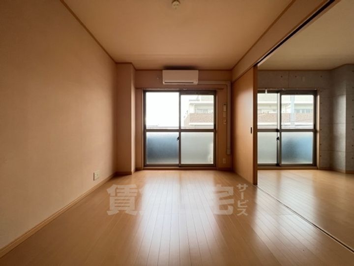 大阪府堺市堺区今池町4丁の賃貸マンションの居間